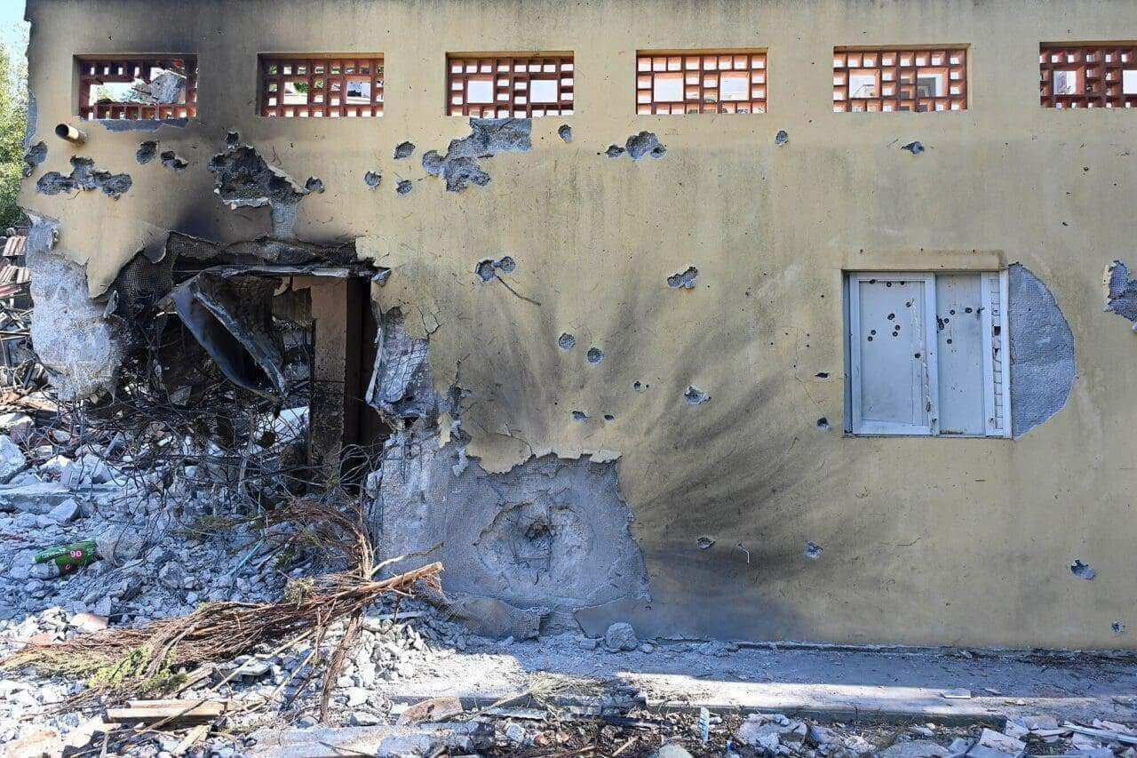 Destruction of a building in gaza by israel bombing 2023