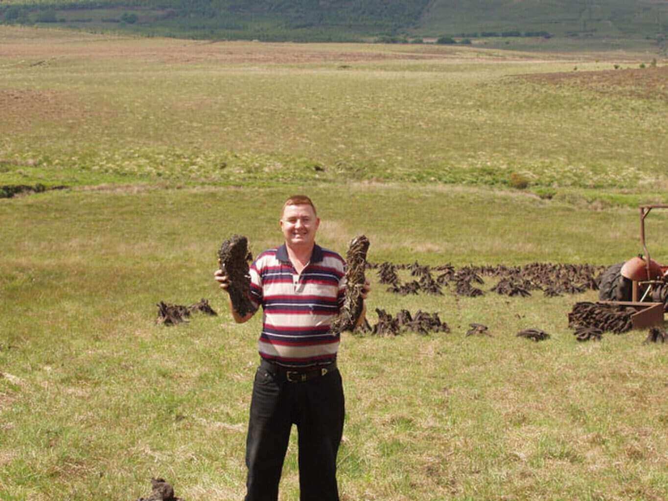 img 5777 A farmer with peat