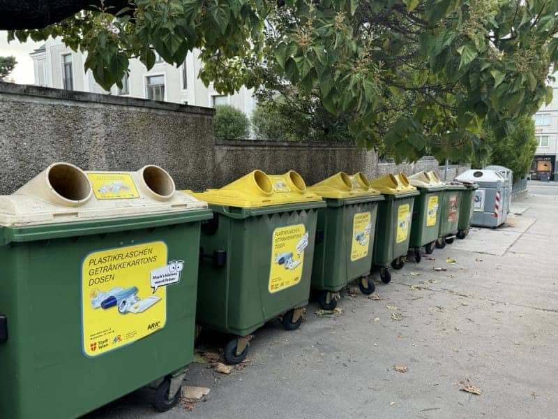 img 2265 800 600 90 Vienna recycling bins