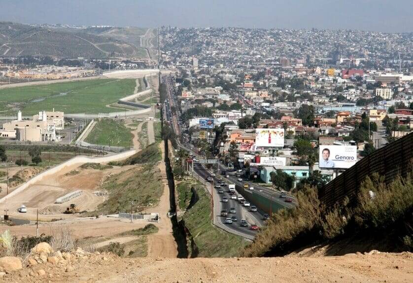 mexico usa border wikiimages View of the border wall splitting the u. S. And mexico