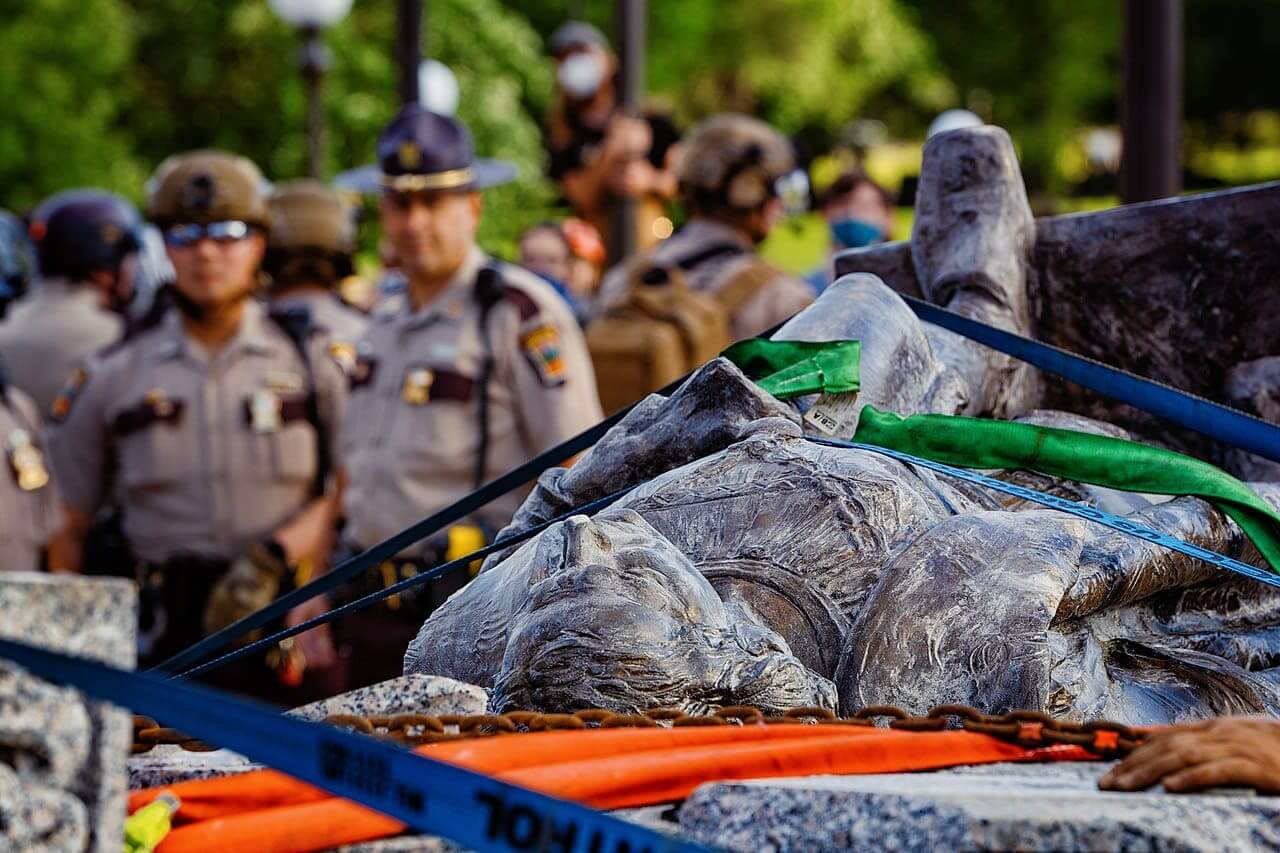 Fallen statue of christopher columbus