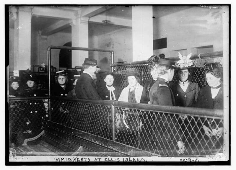 immigrants ellis island Immigrants arriving at ellis island in the 1900’s.