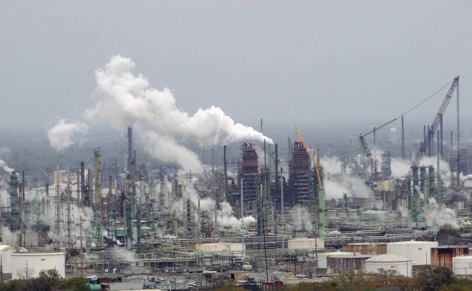 Exxon Mobil oil refinery expelling methane