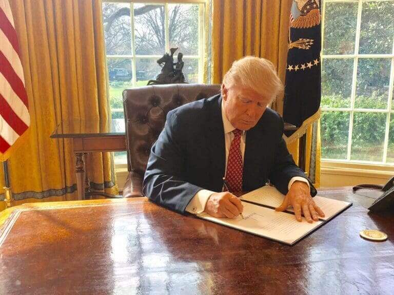 trump signing executive order Trump signing an executive order on bureau of prisons