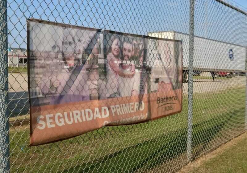 poultry plant Ok poultry processing plant banner in spanish