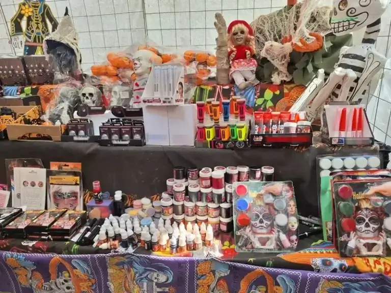 cosmetics beauty shop latin america Open-air market in mexico selling cosmetics from latin america