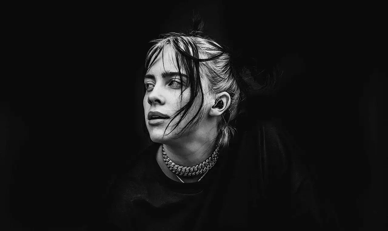 billie eilish Black and white photo of billie eilish
