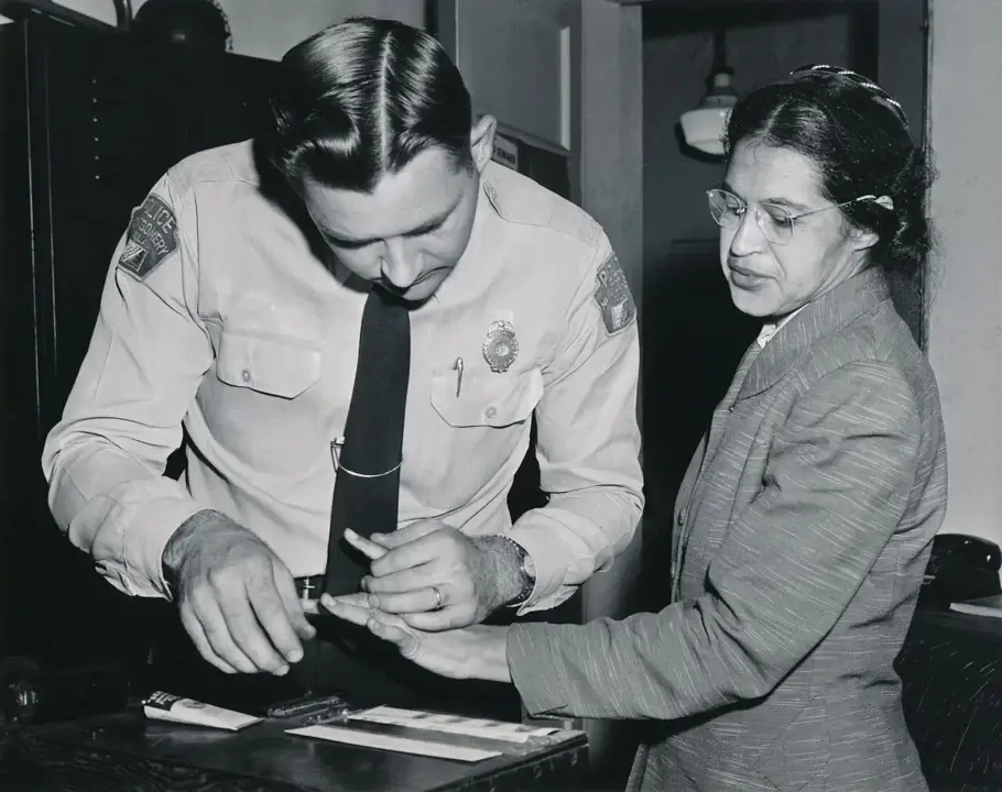 rosa parks fingerprinted Rosa parks being fingerprinted
