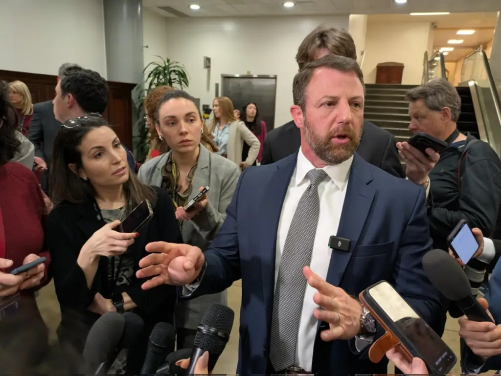markwayne mullin reporters Kristi noem out. Replaced by sen markwayne mullin