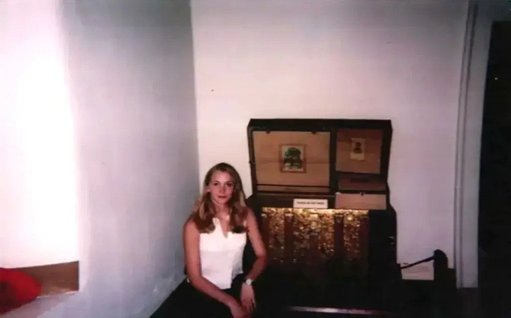 virginia giuffre zorro ranch Virginia giuffre aged 19 at a museum in santa fe while staying at zorro ranch