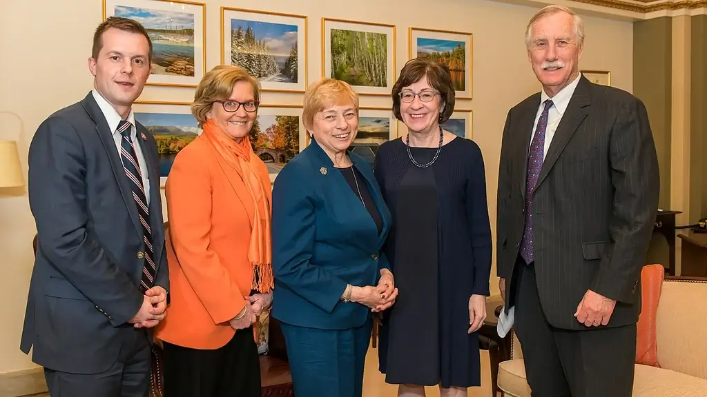 janet mills at us capitol Janet mills at the us capito,in a group photo after a meeting. Janet mills dropped out