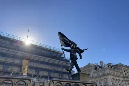 London statue by banksy